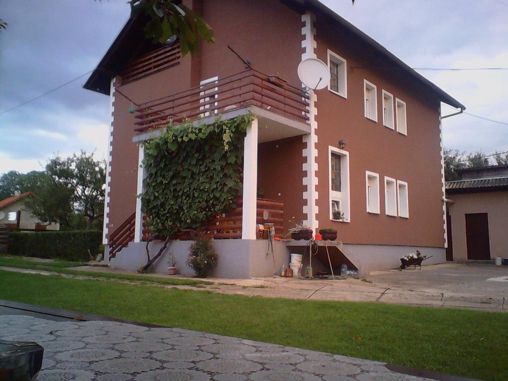Gacka Rooms Vrhovine Exterior photo