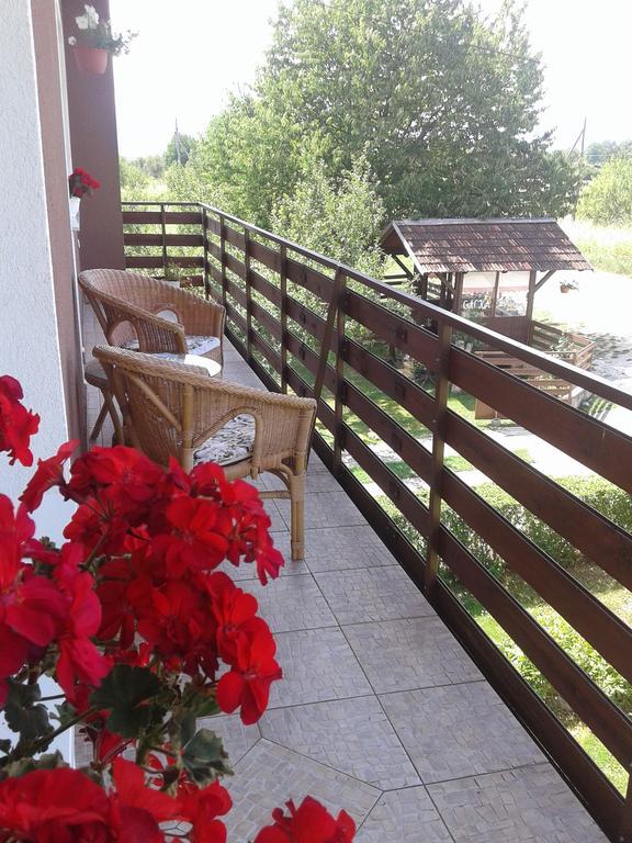 Gacka Rooms Vrhovine Exterior photo