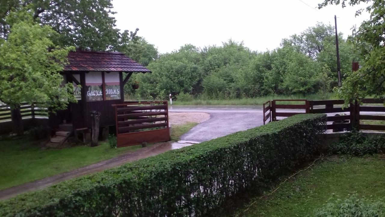 Gacka Rooms Vrhovine Exterior photo